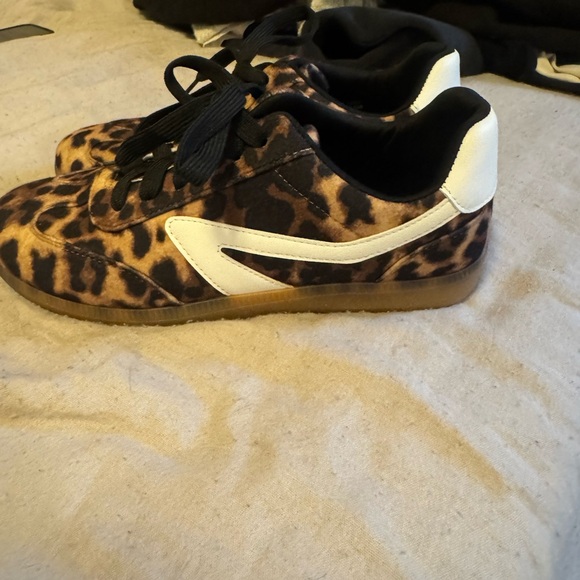 Dolce Vita Leopard Print Sneakers with Black and White Accents - Picture 1 of 2